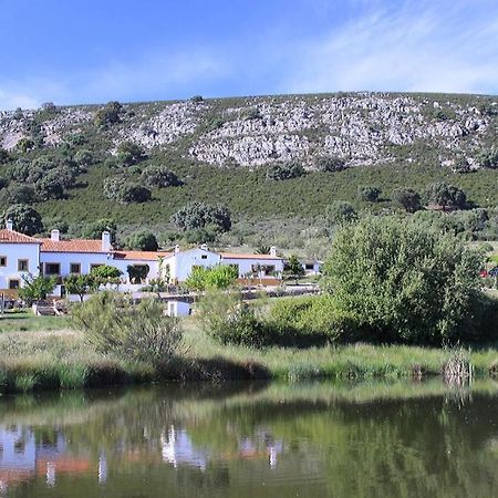 Palacio Viejo De Las Corchuelas Torrejon el Rubio Luaran gambar