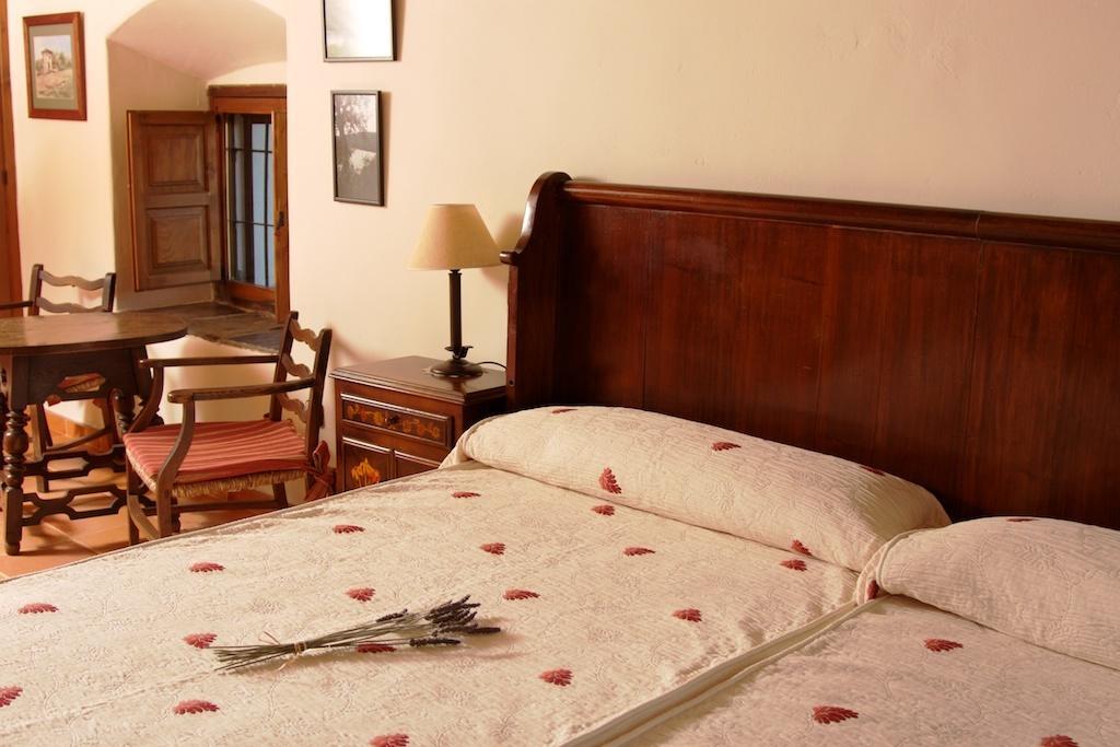 Palacio Viejo De Las Corchuelas Torrejon el Rubio Luaran gambar