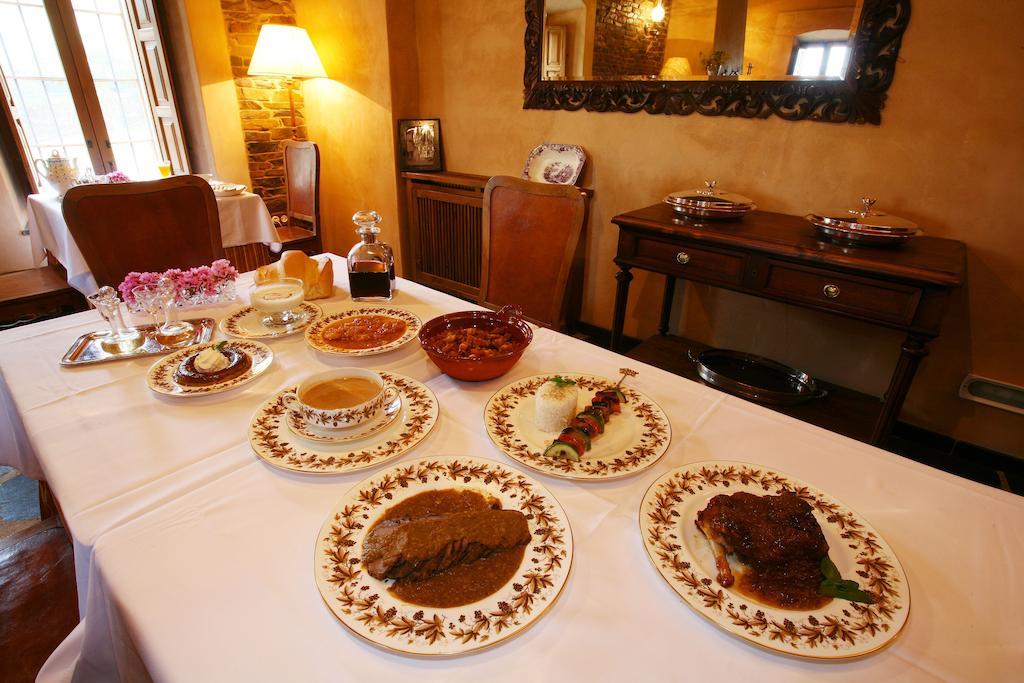 Palacio Viejo De Las Corchuelas Torrejon el Rubio Luaran gambar