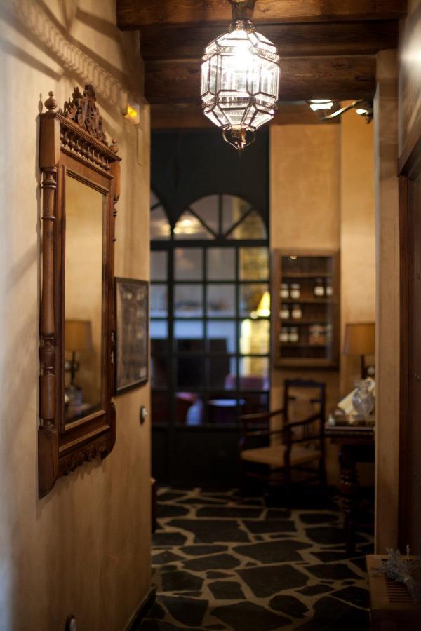 Palacio Viejo De Las Corchuelas Torrejon el Rubio Luaran gambar