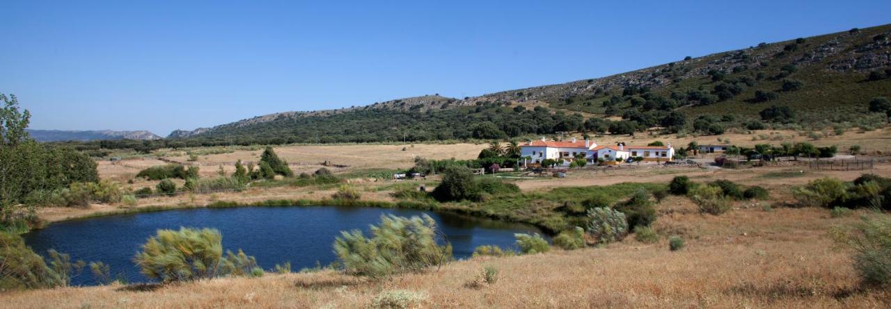 Palacio Viejo De Las Corchuelas Torrejon el Rubio Luaran gambar