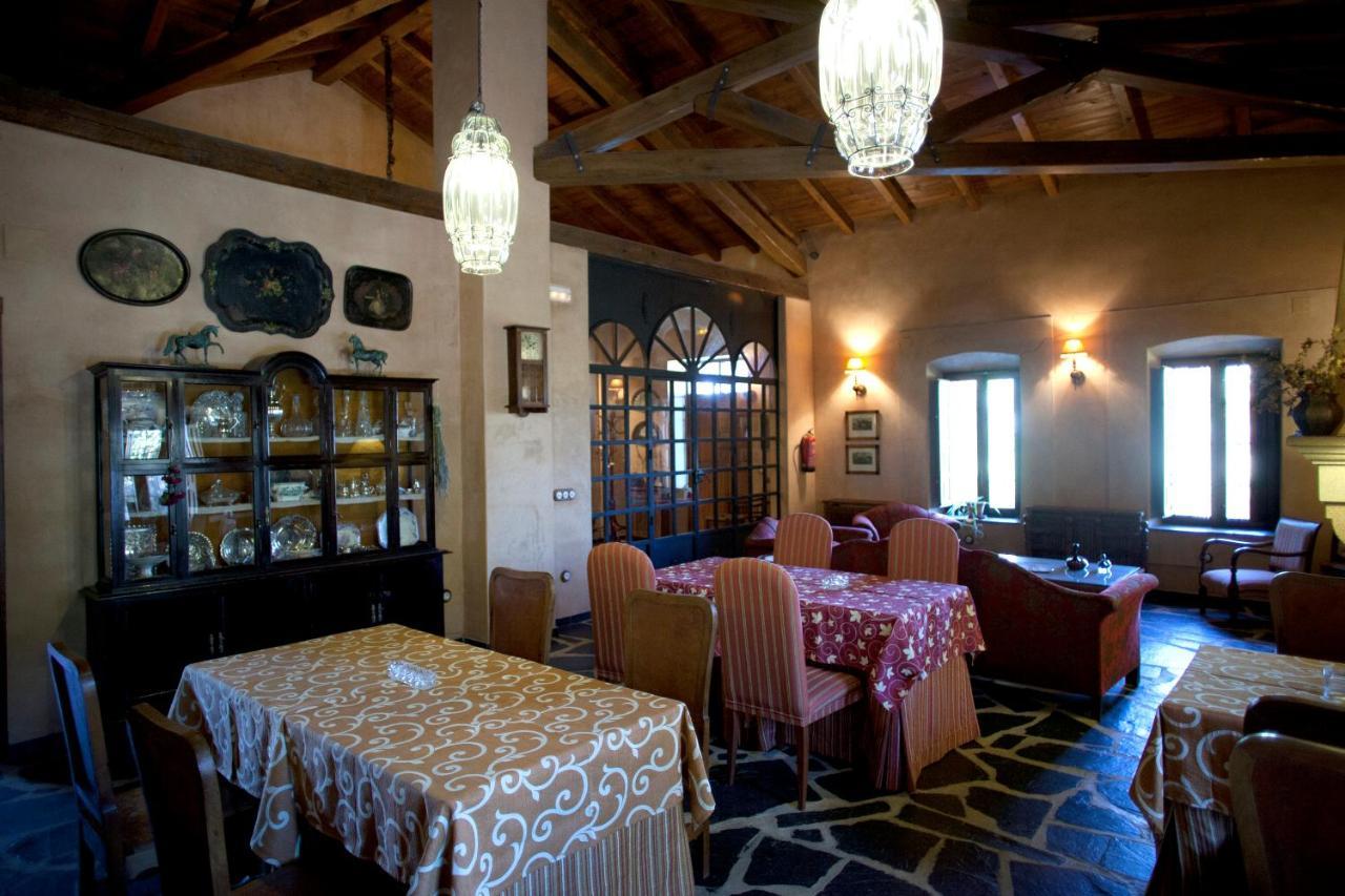 Palacio Viejo De Las Corchuelas Torrejon el Rubio Luaran gambar